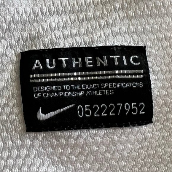 Portugal 2011/2012 Away Jersey - Picture 5 of 5